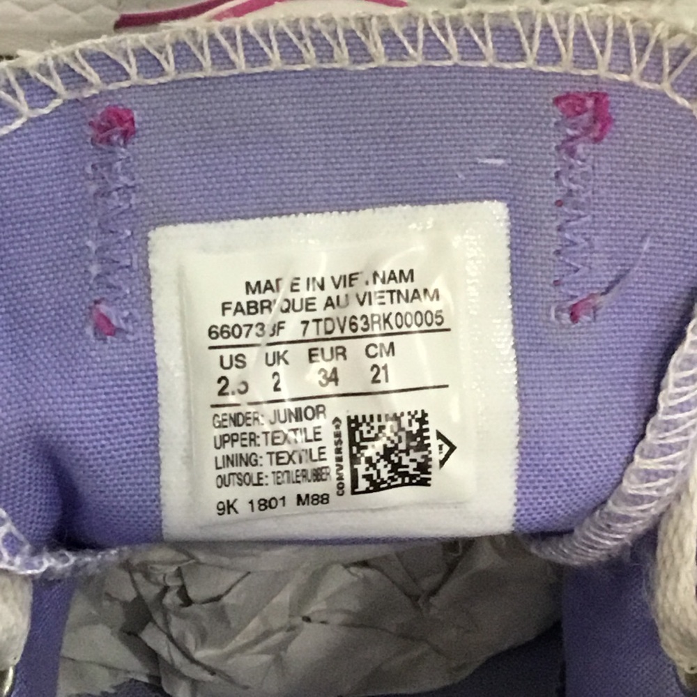 COPY - Girls Chuck Taylor All Star Sneakers - Picture 7 of 14